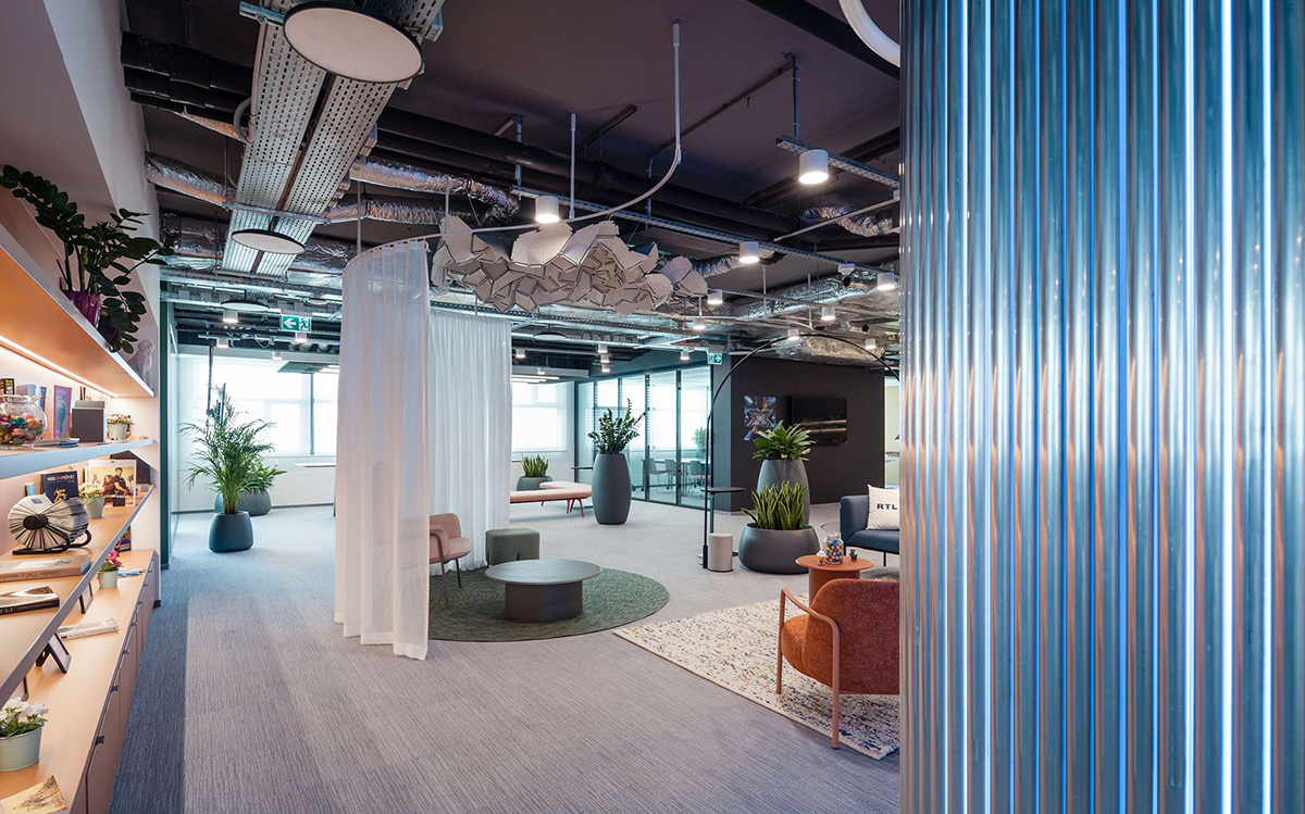 ý���ͷRTL������������λ���罻�糡